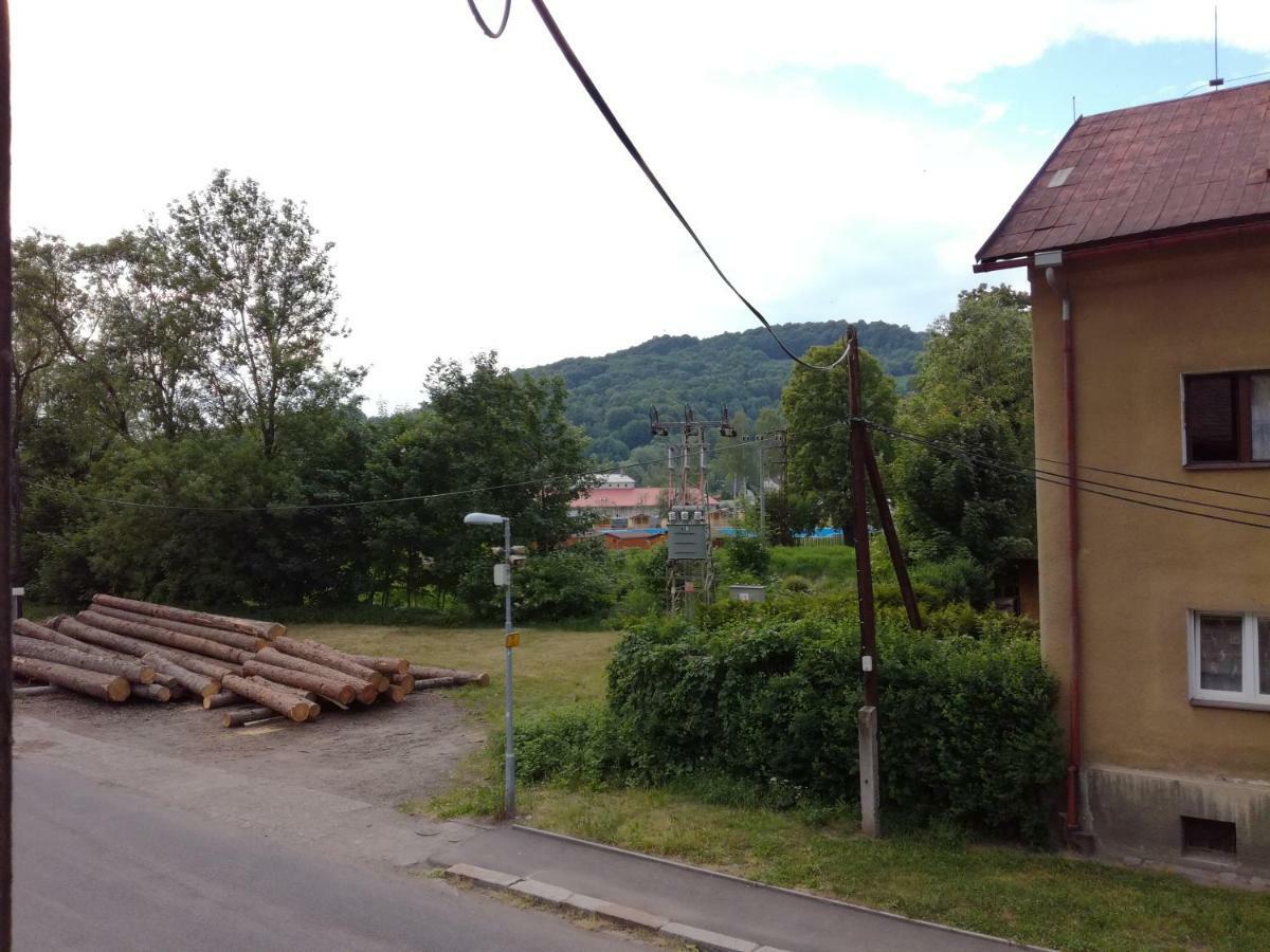 Apartman Prefa Benesov nad Ploucnici Екстериор снимка