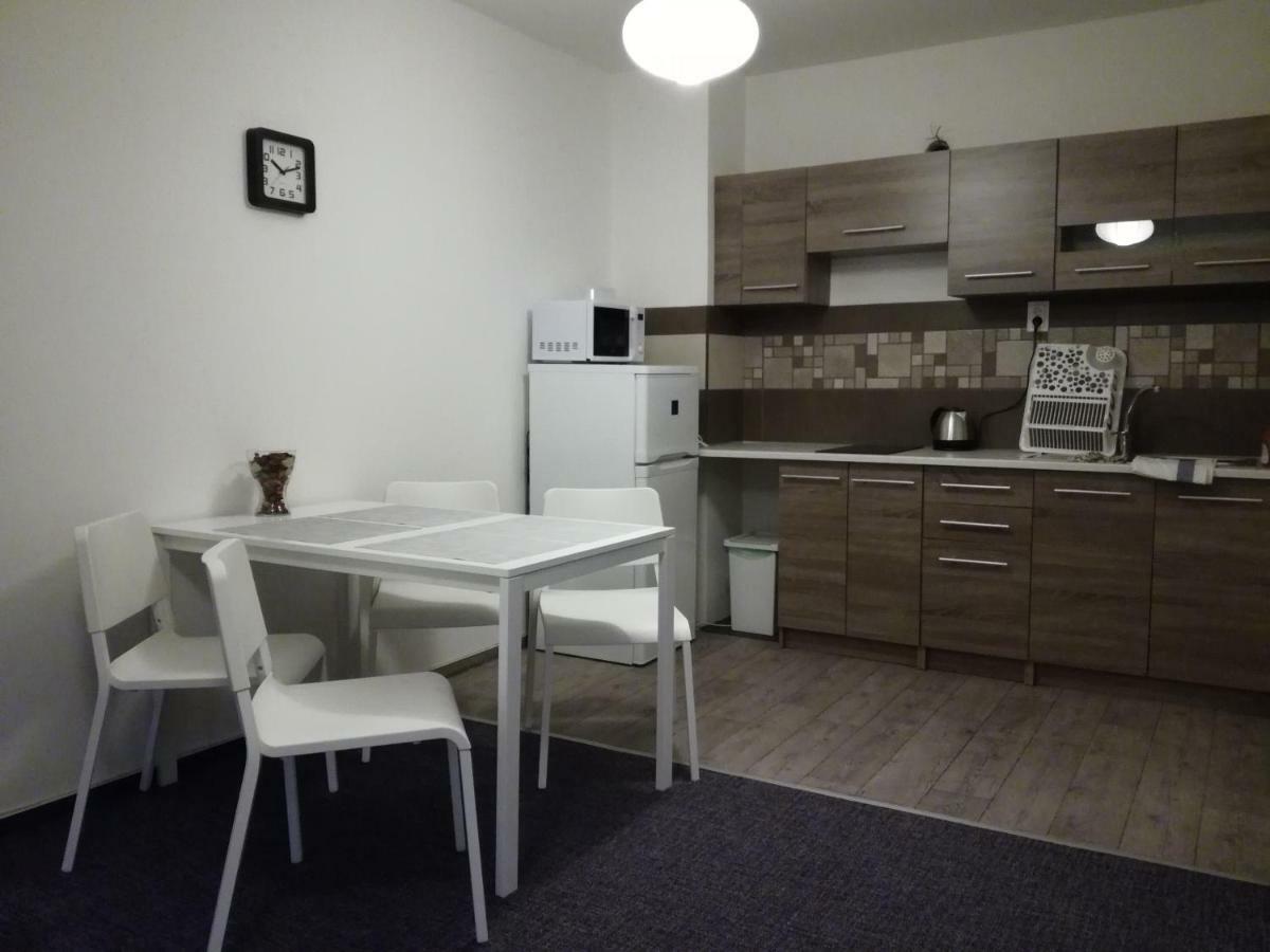 Apartman Prefa Benesov nad Ploucnici Екстериор снимка